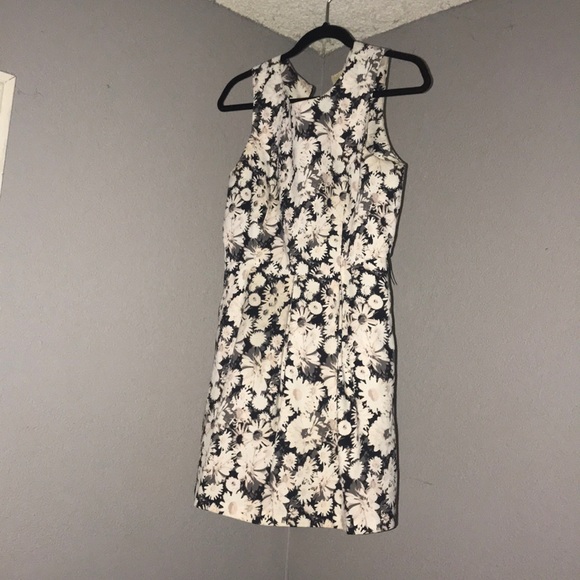 Dress - Picture 2 of 6